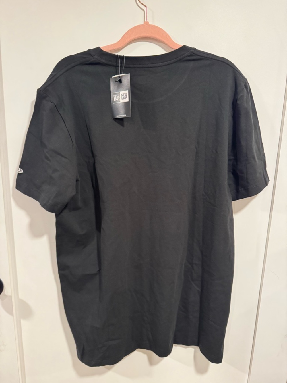 New Era Black T-Shirt with White Logo Tag - Picture 2 of 4